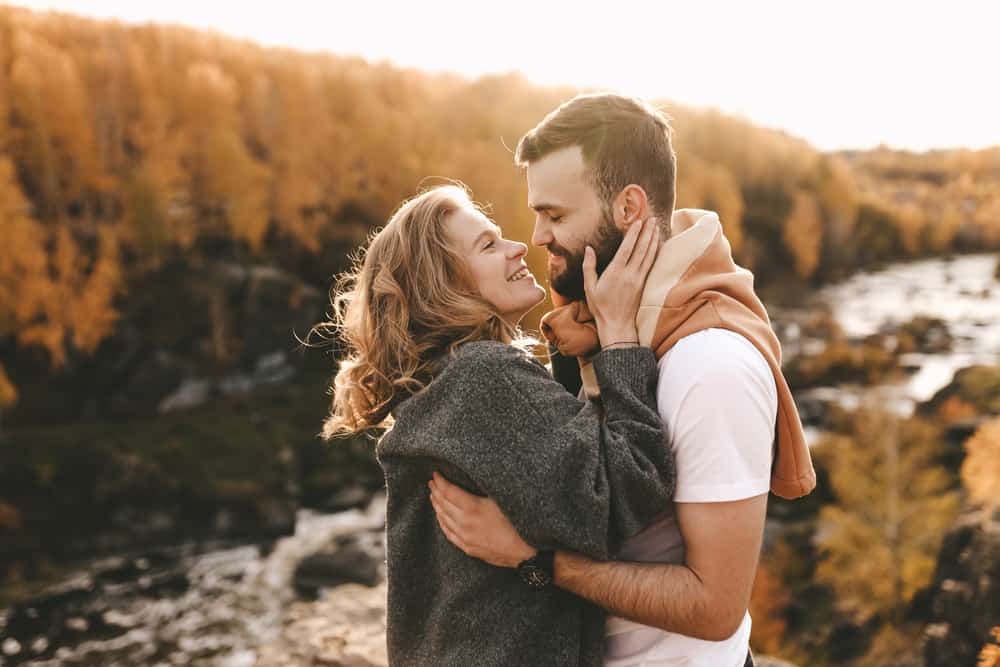 5 Choses Essentielles Que Fait Un Vrai Homme Lorsqu'il Est En Couple