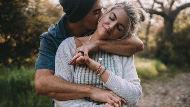 10 Phrases Remplies d’Amour Qui Signifient Plus Que « Je T’aime »