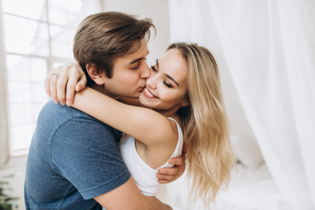 Les Signes D Un Amour Naissant Chez Un Homme Les 21 Signes d'Un Amour Naissant Chez Un Homme