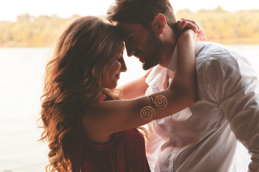 Les Signes D Un Amour Naissant Chez Un Homme Les 21 Signes d'Un Amour Naissant Chez Un Homme