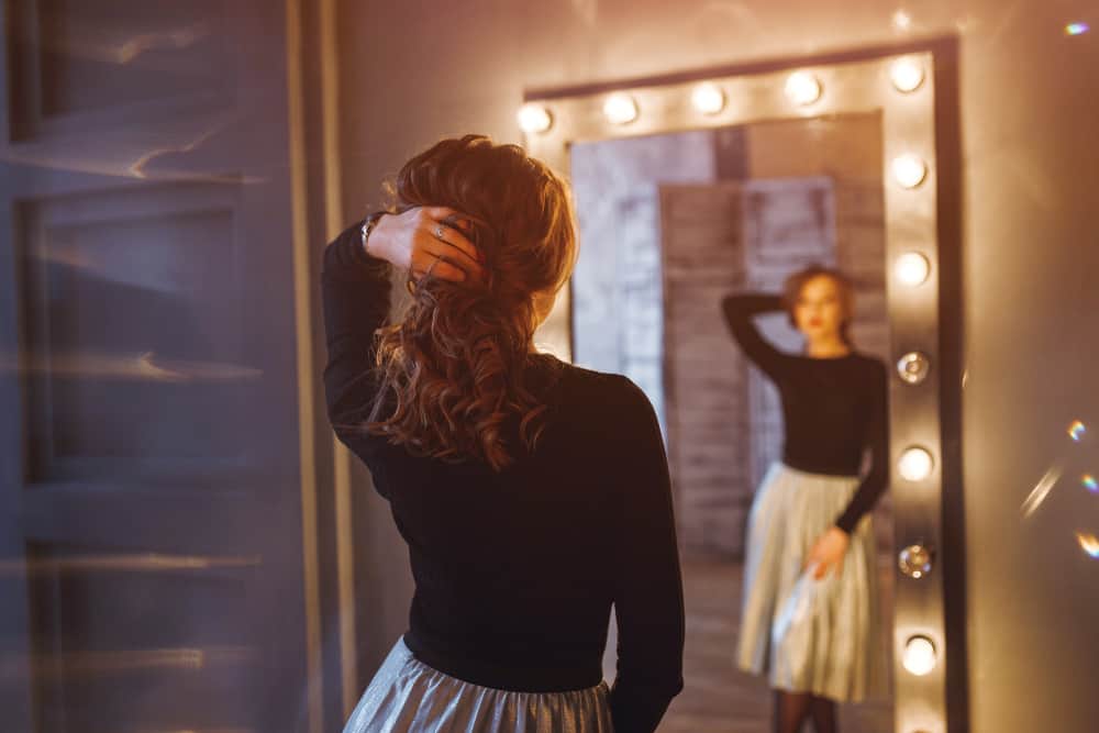 Une Femme Forte Ne Pourchassera Jamais, Ne Forcera Jamais Et Ne Suppliera Jamais - Elle S'éloignera