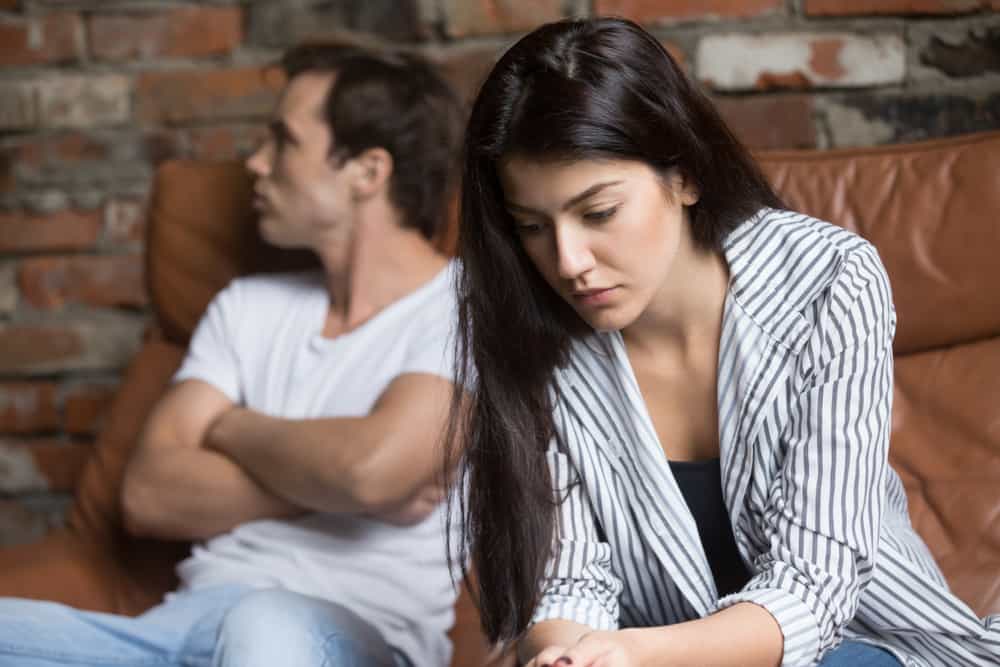 Il Est Mentalement Infidèle  Comment Savoir S'il Voit Une Autre Femme Quand Il Vous Regarde 