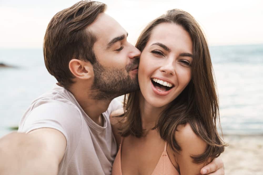 13 Signes Qu'un Homme Verseau Est Amoureux De Vous En Secret