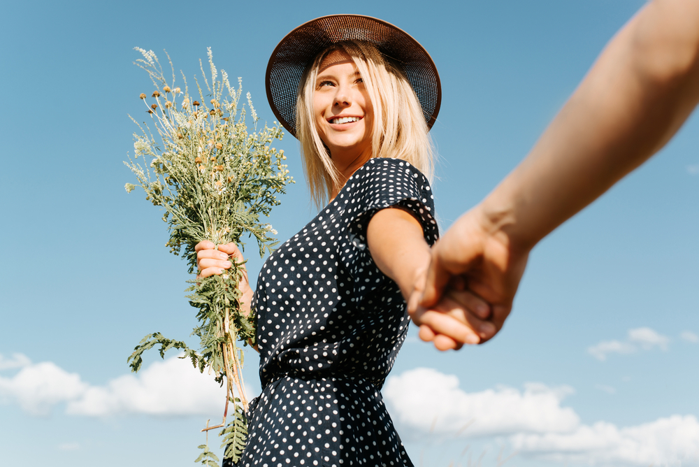 Comment Amener Un Homme Distant à Vous Courtiser Et à S'engager Avec Vous