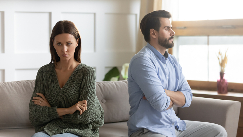 Comment survivre dans un mariage malheureux (13 choses que vous pouvez faire)