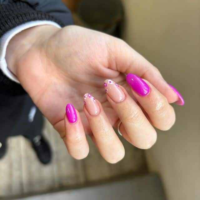 Ongles ovales mauves tendance