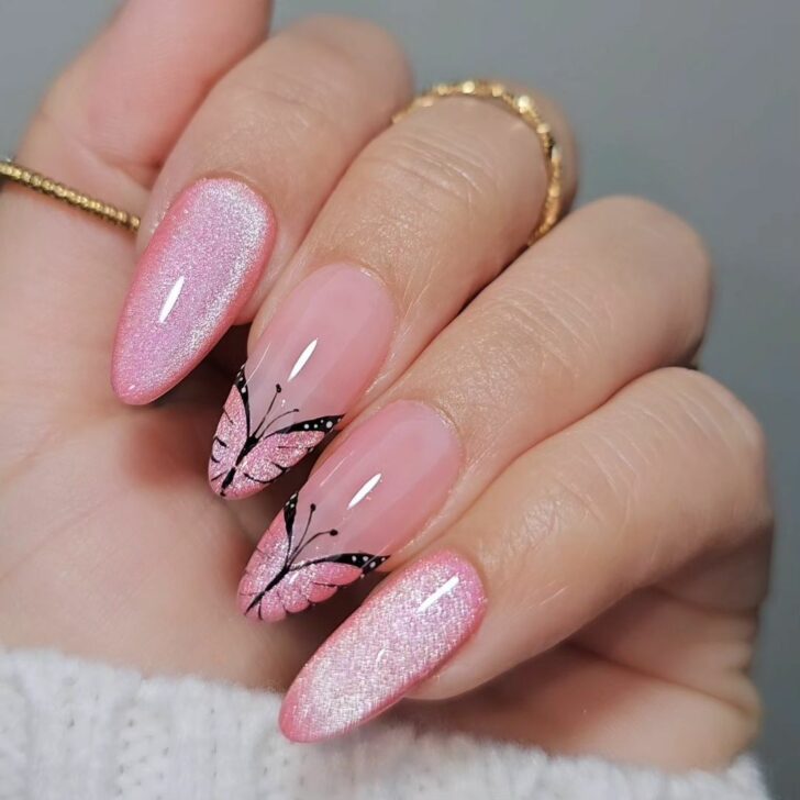 Ongles papillon rose scintillant