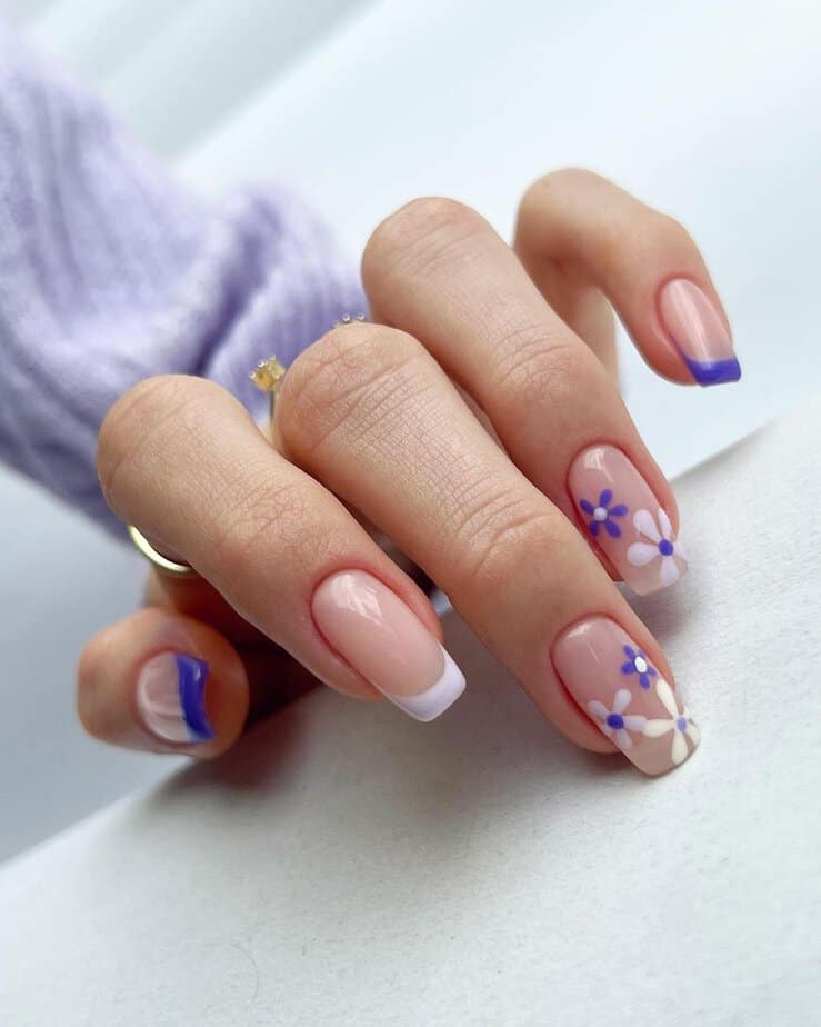 Ongles floraux violets