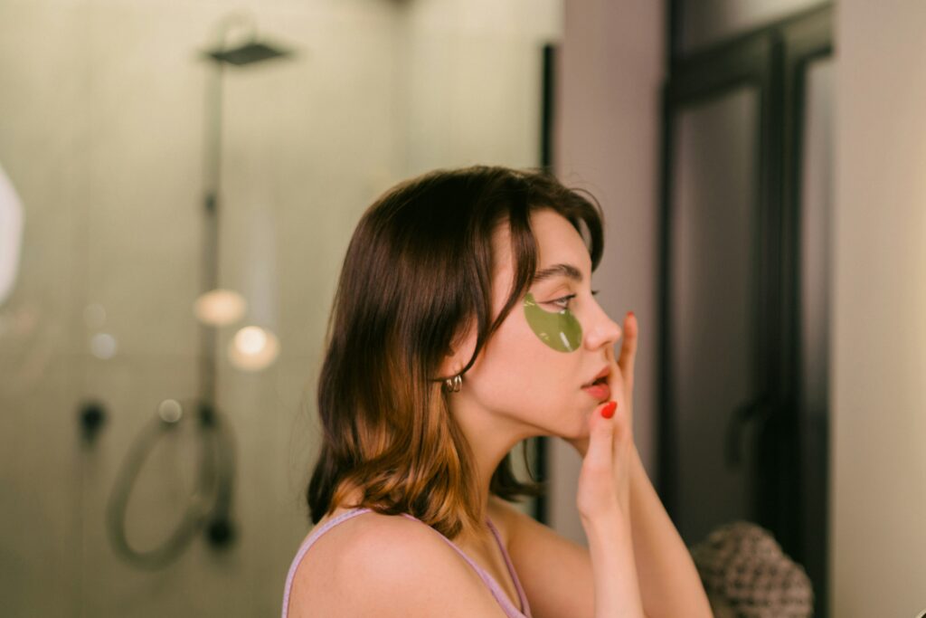 5 Signes Que Vous Restez Parce Que C’est “Assez Bien” — Pas Parce Que Vous Êtes Heureux