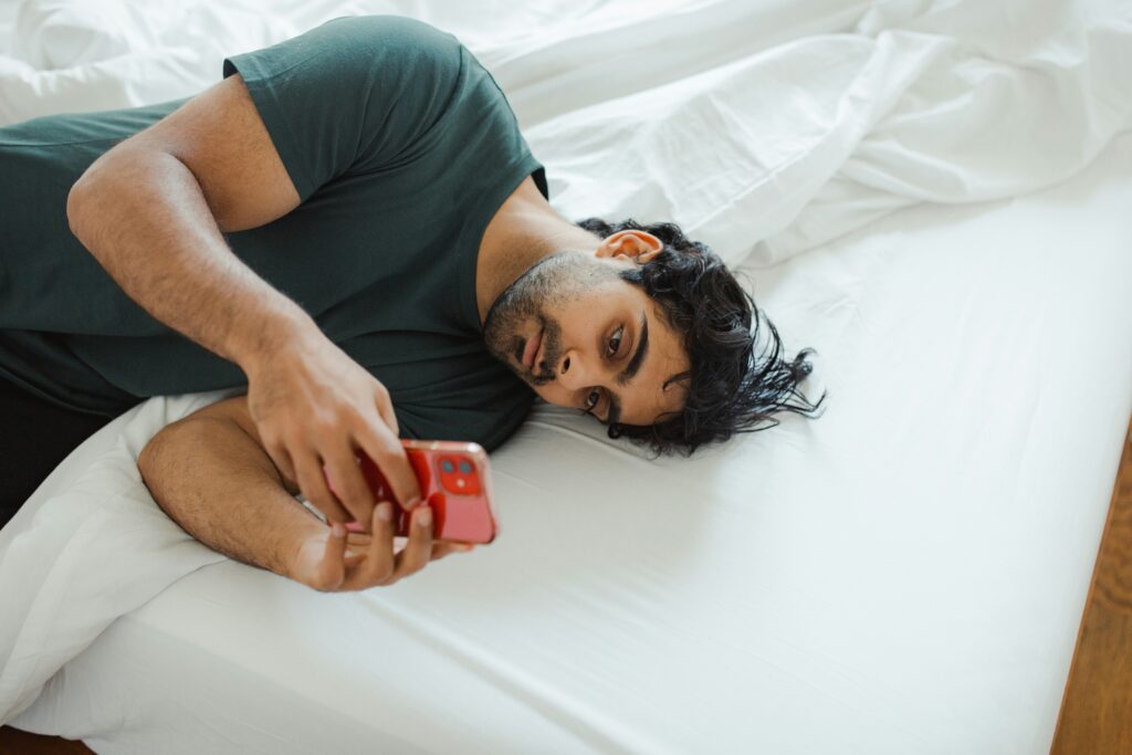 Les Signes Ont Toujours Été Présents : 7 Façons Dont Votre Ex A Tenté De Rester Proche