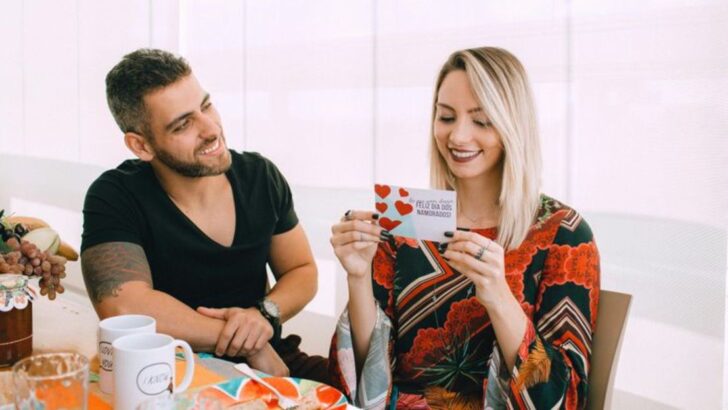 10 Petits Gestes Qui Renforcent Une Relation Instantanément