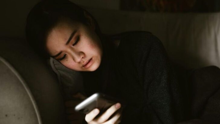 11 Signaux d’Alerte Montrant Que Votre Ex Narcissique N’est Pas Vraiment Passé à Autre Chose
