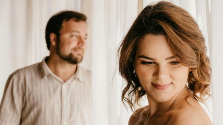 7 signes que tu fais plus de travail émotionnel que ton partenaire