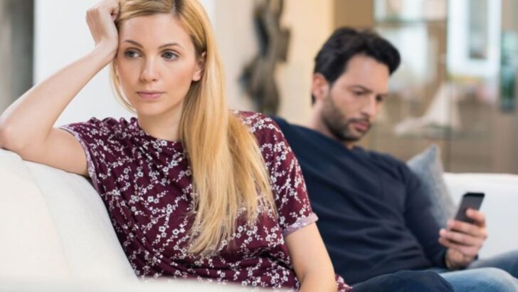 S’il fait ces 11 choses, c’est qu’il n’est pas troublé, mais qu’il n’est tout simplement pas intéressé par toi