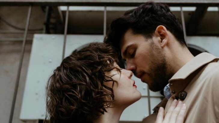 12 façons dont ton système nerveux réagit à un amour imprévisible