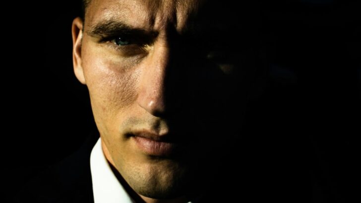 Des psychologues révèlent 13 traits qui trahissent un mari narcissique