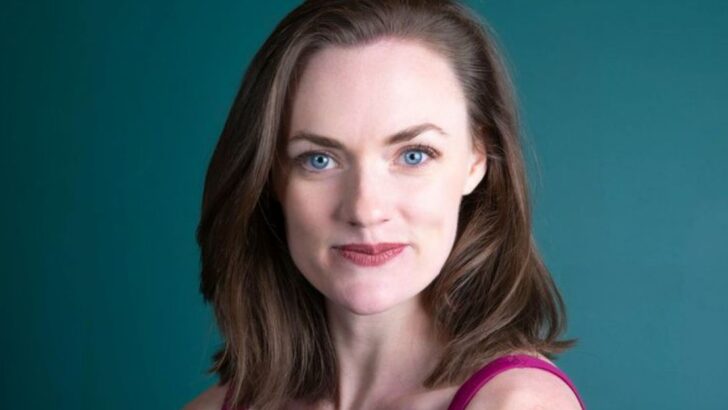 Les femmes qui se maquillent peu ont souvent ces 10 traits, selon la psychologie