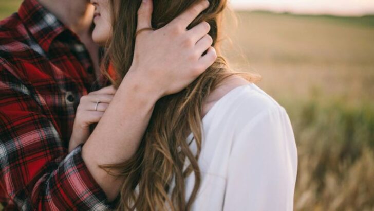 Ces 13 sch&eacute;mas subtils signalent souvent une distance &eacute;motionnelle bien avant le divorce