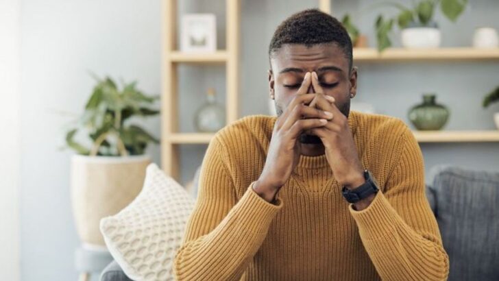 18 comportements qui peuvent pousser les narcissiques à te voir comme un défi malsain