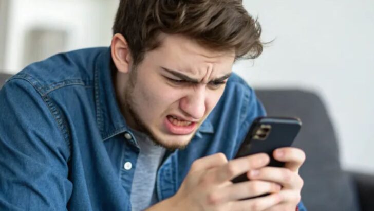 18 façons typiques dont un narcissique réagit quand les choses ne vont pas dans son sens — et les comportements auxquels il revient toujours