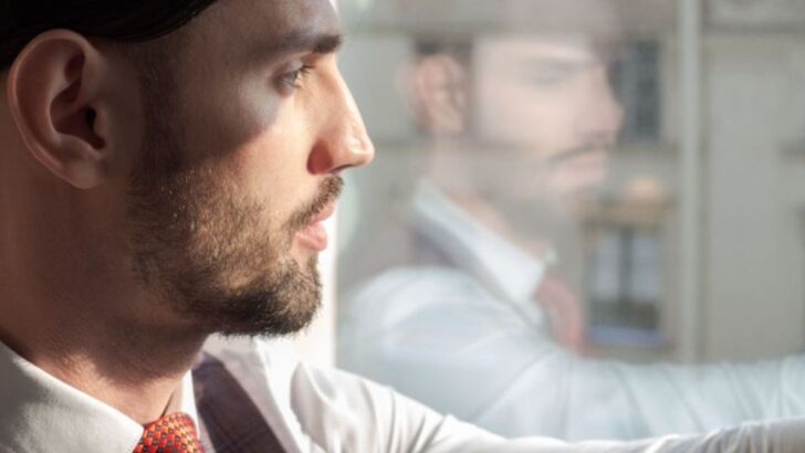 9 comportements que les personnes ayant des traits narcissiques peuvent adopter après avoir été confrontées